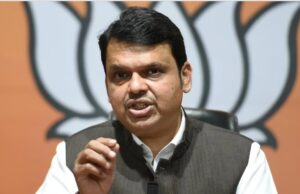 प्रलंबित गृहनिर्माण प्रकल्पांना गती द्यावी – उपमुख्यमंत्री देवेंद्र फडणवीस