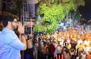 सरकारचे काम देश चालवणे,पण पंतप्रधान हिंदू-मुस्लिमांच्या मागे लागले – आदित्य ठाकरे