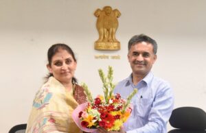 मुख्य सचिवपदाची सूत्रे सुजाता सौनिक यांनी स्वीकारली