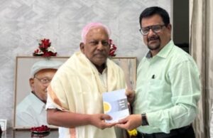 समाजवादी प्रबोधिनीच्या वतीने उद्यानपंडित गणपतराव दादा पाटील यांचा सत्कार व शुभेच्छा