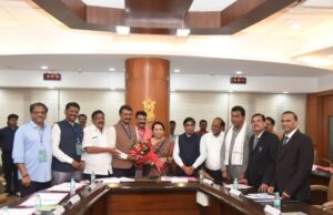 जनसामान्यांचे प्रश्न सोडविण्यासाठी विनंती अर्ज समितीचे योगदान महत्वाचे – डॉ. नीलम गोऱ्हे! कर्नाटक विधानपरिषदेच्या विनंती अर्ज समितीची विधानभवन, मुंबई येथे अभ्यास भेट !
