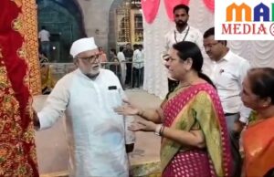 श्री विठ्ठल रुक्मिणी मंदिर संवर्धनाच्या कामांची पाहणी करताना विधानपरिषदेच्या उपसभापती डॉ. निलम गोऱ्हे