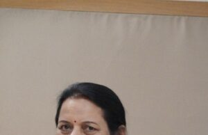 महाराष्ट्र विधानपरिषदेच्या उप सभापती डॉ. नीलम लतिका दिवाकर गोऱ्हे यांना कॅबिनेट मंत्रीपदाचा दर्जा