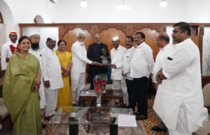 नाशिक जिल्ह्यातील लोकप्रतिनिधी यांच्याशी* *साधला राज्यपालांंनी संवाद*