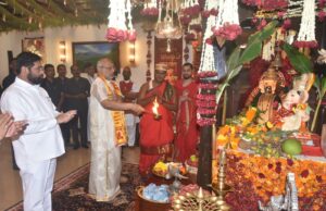 मुख्यमंत्र्यांच्या निवासस्थानी राज्यपालांचे गणेश दर्शन*