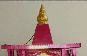 *टाकाऊ मधून टिकाऊ :कोरोगेटेड बॉक्सच्या पुठ्ठ्यातून मंदिर साकारले