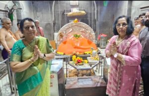 पाली व महड च्या विकास कामांचे शासनाकडील प्रलंबित प्रस्ताव मार्गी लावण्याकरता मुख्यमंत्र्यांकडे पाठपुरावा करण्याचे डॉ गोऱ्हे यांचे दोन्ही विश्वस्त मंडळ व पदाधिकाऱ्यांना आश्वासन.