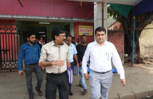 मुंबई शहर जिल्ह्यातील मतदान केंद्रांची जिल्हाधिकारी तथा अतिरिक्त निवडणूक अधिकारी संजय यादव यांच्याकडून पाहणी