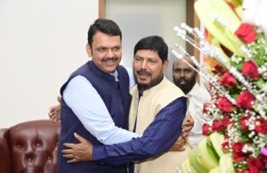 लाडक्या बहिणीच्या नारीशक्ती सोबत आंबेडकरी जनतेच्या भीमशक्ती मुळे महायुतीचा ऐतिहासिक महाविजय — केंद्रीयराज्यमंत्री रामदास आठवले