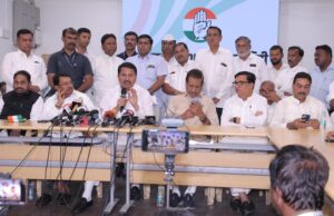मतपत्रिकेवर निवडणुका घेण्यासाठी प्रदेश काँग्रेसची राज्यव्यापी सह्यांची मोहिम: नाना पटोले* *लोकशाही वाचवण्यासाठी जनभावनेचा आवाज उठवत रस्त्यावर उतरण्याचा काँग्रेसचा निर्णय.* *‘मतपत्रिकेवर निवडणुका’ घेण्यासाठी भारत जोडो यात्रेप्रमाणे राहुल गांधी यांची लवकरच देशव्यापी यात्रा.*