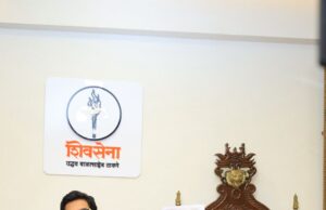 भाजपा सरकार आल्या नंतर हिंदुत्व धोक्यात आलं- आदित्य ठाकरे* *कचरा उचलणं BMCचं कर्तव्य असताना, त्यासाठी मुंबईकरांनी BMC ला ‘युजर फी’ का द्यावी ?*