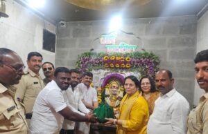 महायुतीला मिळालेल्या नेत्रदीपक यशाबद्दल नवस फेडत उपसभापती डॉ. नीलम गोऱ्हे यांनी घेतले आई एकविरा देवीचे दर्शन