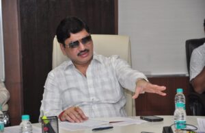 *अंत्योदय व प्राधान्य कुटुंब योजनेतील इष्टांक वाढीसंदर्भात धनंजय मुंडे यांनी घेतला जिल्हानिहाय आढावा*
