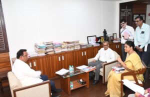 मुंबई उपनगरातील कुपोषित बालकांसाठी उपाययोजना निश्चित करा* – पालकमंत्री ॲड.आशिष शेलार