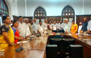 भगवती रुग्णालयाचे खासगीकरण करू नये* *मागणीसाठी शिवसेना उद्धव बाळासाहेब* *ठाकरे पक्षाच्या शिष्टमंडळाने घेतली पालिका आयुक्तांची भेट* *पालिका आयुक्तांनी दाखवला सकारात्मक प्रतिसाद*