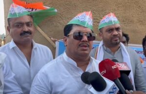 राज्यात अवकाळी पावसाने शेतकऱ्यांचे नुकसान झाले असताना कृषीमंत्री असंवेदनशीलपणे वागत आहेत* *पुण्यातील मंगेशकर रुग्णालय प्रकरणी संबंधितावर गुन्हे दाखल झाले पाहिजे-=काँग्रेस विधिमंडळ नेते विजय वडेट्टीवर