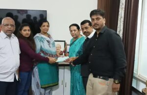 *पहलगाम दहशतवादी हल्ल्यात पीडित जगदाळे कुटुंबियांची डॉ. नीलम गोऱ्हे यांनी घेतली भेट; आसावरीच्या यशाचे केले कौतुक, पुनर्वसनासाठी ठोस पाठपुराव्याची ग्वाही*
