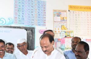 शाळेच्या पहिल्या दिवशी उपमुख्यमंत्री अजित पवार यांनी केले विद्यार्थ्यांचे स्वागत*