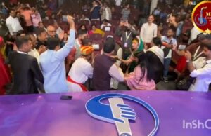 अंबाबाई लाड लाड ये ग ये ग, का गं धरिलासी राग?