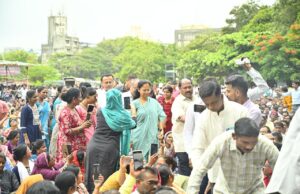 *शिक्षकांना आपल्या हक्कांसाठी रस्त्यावर उतरावं लागणं ही अत्यंत दुर्दैवी बाब* -खासदार सुप्रिया सुळे*