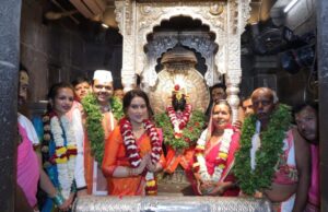 *बा विठ्ठला… बळीराजाला सुखी व समाधानी ठेव, राज्यावरील संकटे दूर कर, सर्वांनाच सन्मार्गाने जगण्याची सुबुद्धी दे-मुख्यमंत्र्यांचे विठ्ठल चरणी साकडे*