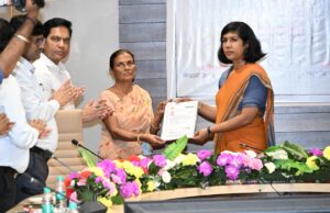 *महसूल कर्मचाऱ्यांनी मिळालेल्या संधीचा उपयोग सर्वसामान्यांना न्याय मिळवून देण्यासाठी करावा* *-जिल्हाधिकारी आंचल गोयल*
