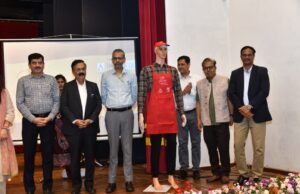 *नागरिकांना सकस व निर्भेळ प्रतीचे अन्न उपलब्ध करून देण्यास प्राधान्य* *- सचिव धीरज कुमार*