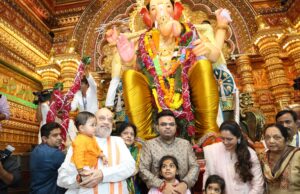 *केंद्रीय गृहमंत्री अमित शाह यांनी घेतले लालबागच्या गणरायाचे दर्शन*