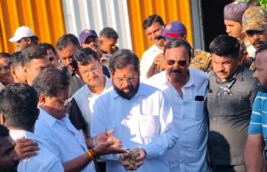 *साडेसांगवी पुरग्रस्त शेतकऱ्यांनी मांडल्या व्यथा : उपमुख्यमंत्री एकनाथ शिंदे यांनी तातडीने दिले मदतीचे आदेश!
