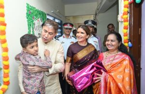 *बृहन्मुंबई महानगरपालिका आयुक्त तथा प्रशासक भूषण गगराणी यांच्या हृदयस्पर्शी भेटीने चावीवाल्या कर्मचाऱ्यांच्या अंगणी उजळले ऋणानुबंधांचे दीप*