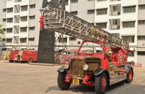 *सन १९३७ मध्ये निर्मित ऐतिहासिक ‘टर्न टेबल शिडी’ वाहनाचे मुंबई अग्निशमन दलाकडून पुनर्जतन*