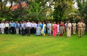 *लोकभवन येथे हुतात्म्यांना आदरांजली*