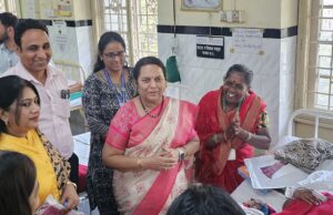 *वाढदिवस माणुसकीचा: उपमुख्यमंत्री एकनाथ शिंदे यांच्या वाढदिवसाच्यानिमित्ताने जे.जे. रुग्णालयात डॉ.नीलम गोऱ्हे यांच्यावतीने नवमाता व बालकांना वस्त्रदान*