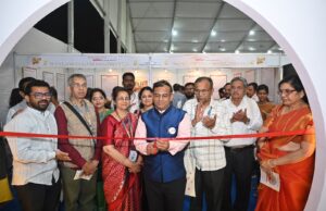 *चेंबूरच्या सुभाष नगर परिसरातील बांधकामाधीन इमारतीवरून मजूर कोसळल्या प्रकरणी संबंधितांंवर कठोर कारवाई करावी – महापौर रितू तावडे यांचे निर्देश*