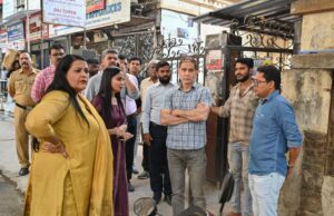 *अनधिकृत फेरीवाल्यांवर तात्काळ आणि कठोर कारवाई करा- मनपा आयुक्त भूषण गगराणी यांचे निर्देश*