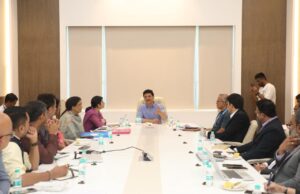 *आरोग्य विमाधारक केंद्रबिंदू मानून विमा कंपन्या व रुग्णालयांनी सेवा द्यावी- *आरोग्य मंत्री प्रकाश आबिटकर*