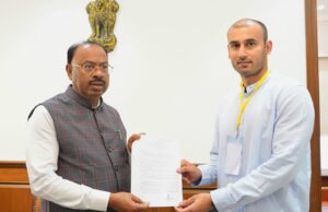 अर्जुन पुरस्काराचे मानकरी जलतरणपटू विरधवल खाडे पुन्हा शासन सेवेत