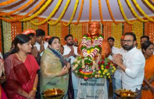 *स्वराज्य रक्षक धर्मवीर श्री संभाजी महाराज यांच्या पुण्यतिथीनिमित्त उपमुख्यमंत्र्यांचे अभिवादन*