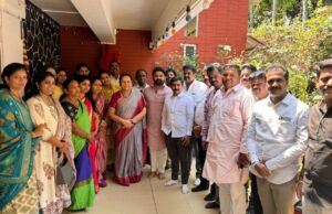 *गुढीपाडव्याच्या निमित्ताने पुण्यात सिल्व्हर रॉक्स येथे उपसभापती डॉ. नीलम गोऱ्हेंचा शिवसैनिकांशी संवाद, कार्यकर्त्यांनी मांडल्या प्रभागातील समस्या*