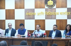 *राज्यात पेट्रोलियम पदार्थांचा पुरेसा साठा,* *एलपीजी पुरवठा सुरळीत ठेवण्यासाठी शासनाची व्यापक उपाययोजना* *अन्न नागरी पुरवठा अपर मुख्य सचिव अनिल डिग्गीकर*