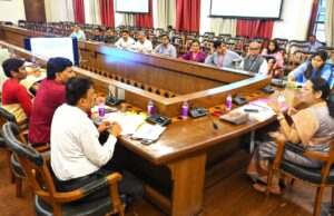 गर्भाशय काढून टाकण्याच्या शस्त्रक्रियासंदर्भात पुर्नगठीत राज्यस्तरीय समितीची पहिली बैठकीत ऊसतोड कामगार कायद्यावर प्रगतीबाबत स्वागताची भुमिका*