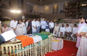 *आशाताईंनी स्वर समाधी घेतली!* *- उपमुख्यमंत्री एकनाथ शिंदे यांनी वाहिली श्रद्धांजली*