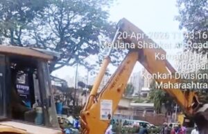 *मौलाना शौकत अली मार्गावरील फर्निचर विक्रेत्यांवर ‘ई’ विभागाकडून निष्कासनाची कारवाई*