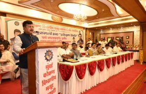 *मनपा आयुक्तांशी चर्चा करून लवकरच मुंबईतील मजूर सहकारी संस्थांना महापालिकेच्या सेवेत घेऊ*