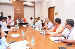 *मनमानी भाडेवाढ करणाऱ्या खासगी बस वाहतूकदार आणि अवैध प्रवासी ॲप्सवर कारवाई करा* — परिवहन मंत्री प्रताप सरनाईक