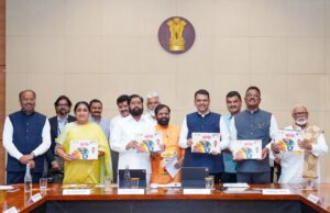 *परिवहन मंत्री प्रताप सरनाईक यांच्या कार्यअहवाल कॉफी टेबल पुस्तकाचे मुख्यमंत्री फडणवीस यांच्या हस्ते प्रकाशन*