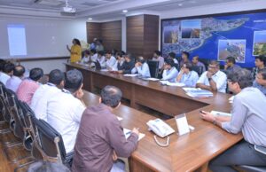 *खड्ड्यांबाबत प्राप्त होणाऱ्या प्रत्येक तक्रारीचे २४ तासांच्या आत निराकरण करा*