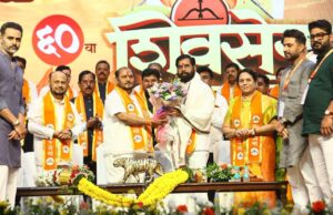 *रक्ताने नाही, विचारांनी ठरतो वारस; शिवसैनिकच बाळासाहेबांचे खरे वारस*