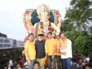 ‘कोल्हापूरचा राजा’ या नवसाला पावणाऱ्या बाप्पाचे तब्बल १५ वर्षांच्या ऐतिहासिक परंपरेसह उत्साहात आणि दिमाखात आगमन झाले.