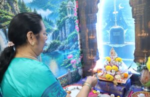*पुणे श्रमिक पत्रकार संघाच्या गणरायाची डॉ. नीलम गोऱ्हे यांच्या हस्ते आरती*